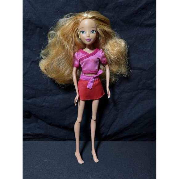 Winx Club Flora Doll by Jakks Pacific Everyday Wear Outfit - Picture 1 of 9